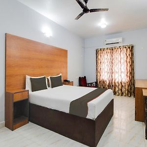 Collection O Maizons Lakeview Resort